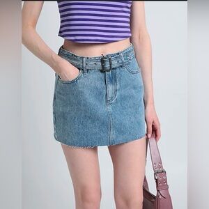 NWT Guess Denim Belted Mini Skirt For Urban Outfitters. Size 26”